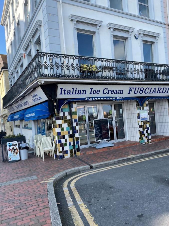 "The Eastbourne" Pet Friendly Seafront Apartment Exterior foto